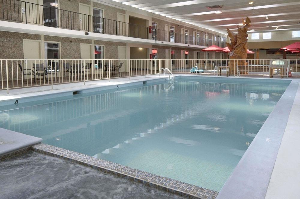 รามาดา บาย วินด์แฮม สเตอร์ลิง Hotel ภายนอก รูปภาพ